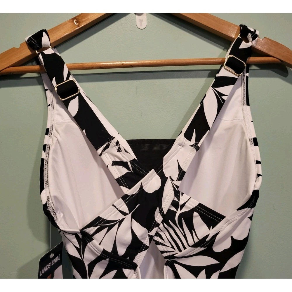 New Lands End Black White Floral 1pc Swimsuit Upf 50 Sz S - Picture 5 of 10